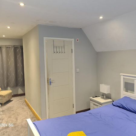The Reading Whole Apartment With Private Lake And Gardens Exterior photo