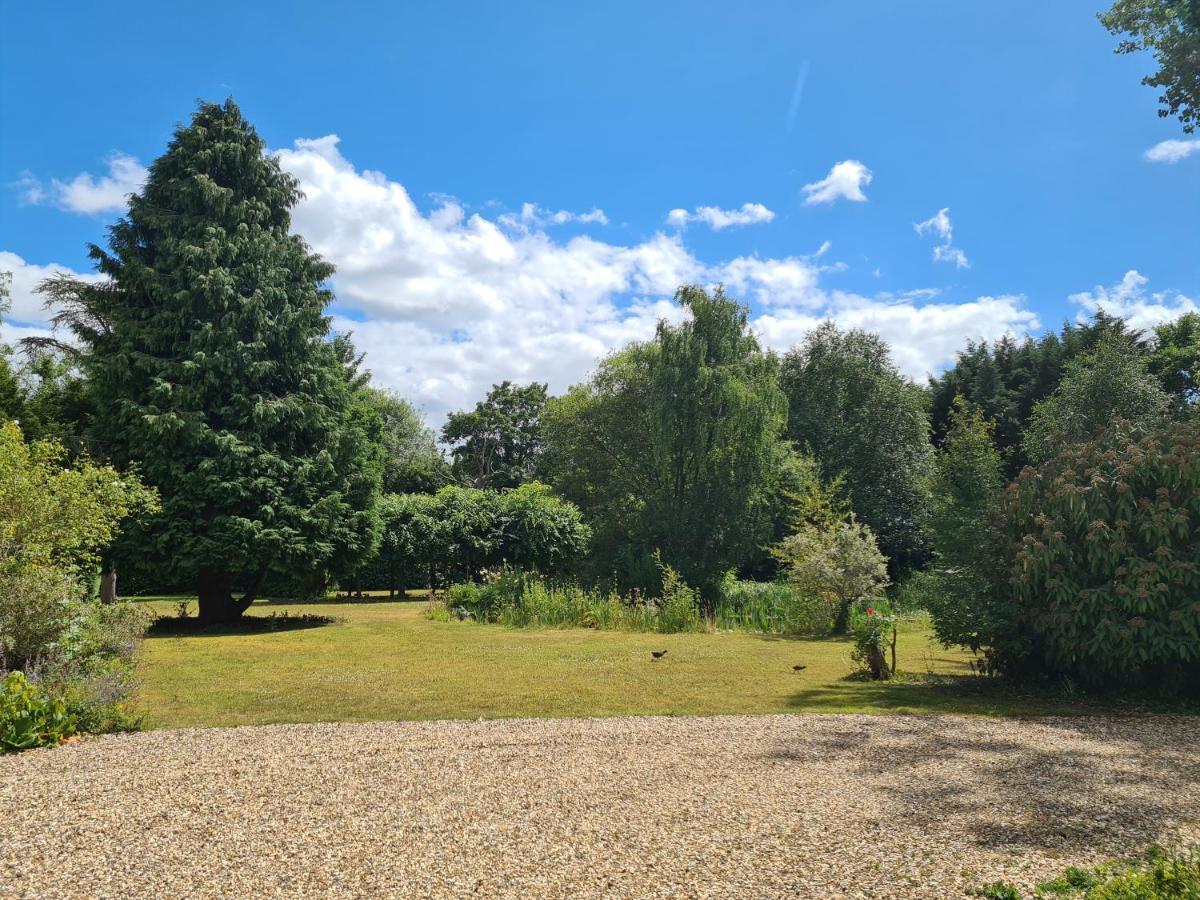 The Reading Whole Apartment With Private Lake And Gardens Exterior photo